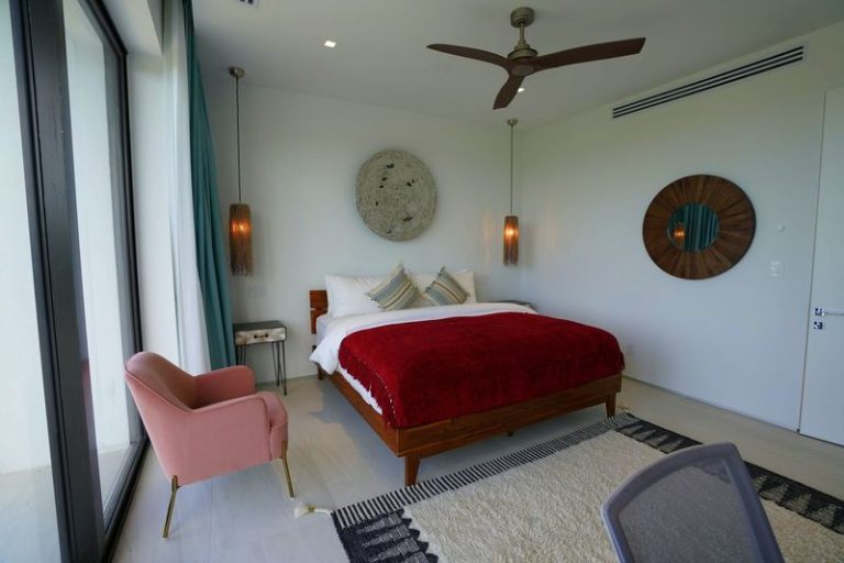 best place to stay in harbour island