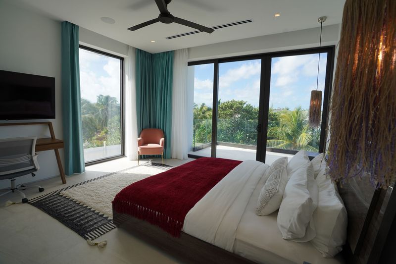 luxury villa rental Bahamas