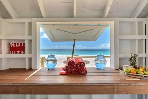 luxury rental house in Bahamas