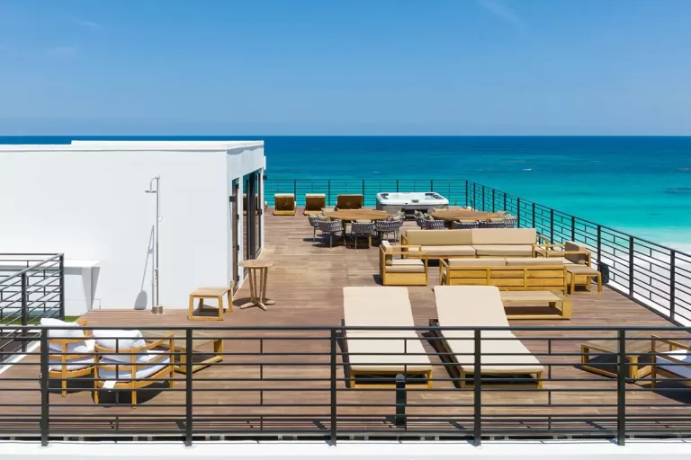 vacation homes on Harbour Island