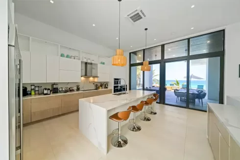 vacation rentals on Harbour Island